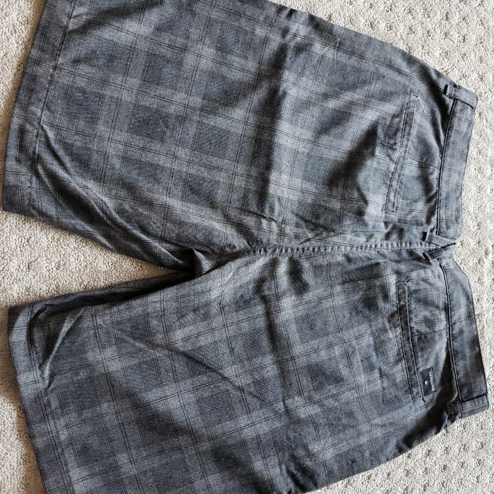 Quicksilver Flat Front Casual Shorts in EUC